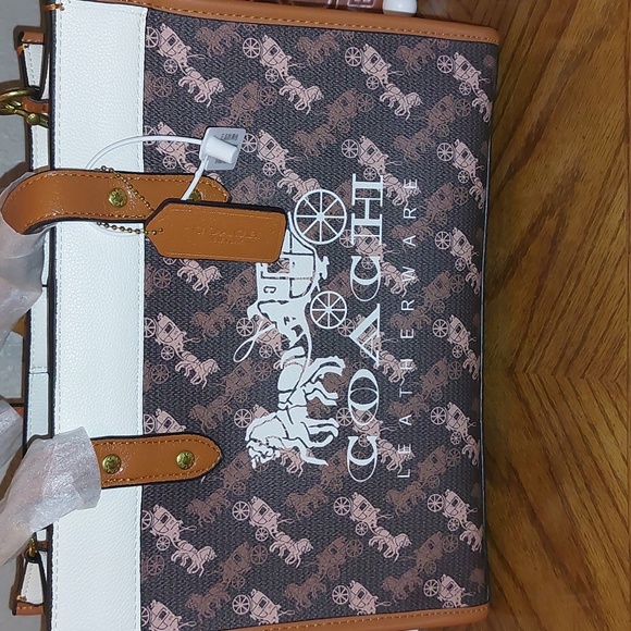 NOT FOR SALE Beautiful NWT Coach Field Tote - Picture 4 of 17